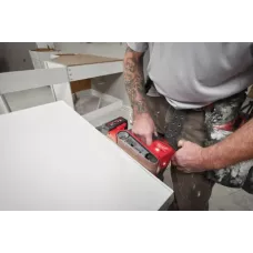 Аккумуляторная ленточная шлифовальная машина Milwaukee M18 FBTS75-502X FUEL (Арт. 4933479615)