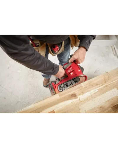 Аккумуляторная ленточная шлифовальная машина Milwaukee M18 FBTS75-502X FUEL (Арт. 4933479615)