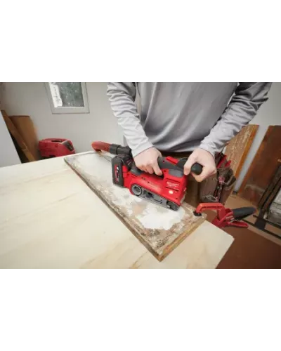 Аккумуляторная ленточная шлифовальная машина Milwaukee M18 FBTS75-502X FUEL (Арт. 4933479615)