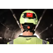 Аккумуляторный налобный, светодиодный фонарь, заряжаемый через USB с креплением для касок BOLT Milwaukee L4 BOLTHL-301 (Арт. 4933479902)