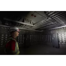 Аккумуляторный фонарь L4 HL2-301 Milwaukee