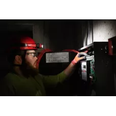 Аккумуляторный фонарь L4 HL2-301 Milwaukee