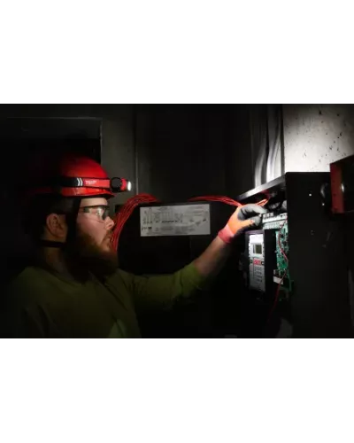 Аккумуляторный фонарь L4 HL2-301 Milwaukee
