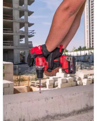 Дрель-шуруповерт аккумуляторная ударная M18 BLPDRC-202C Milwaukee