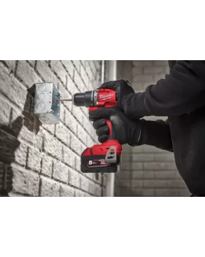 Дрель-шуруповерт аккумуляторная ударная M18 BLPDRC-202C Milwaukee