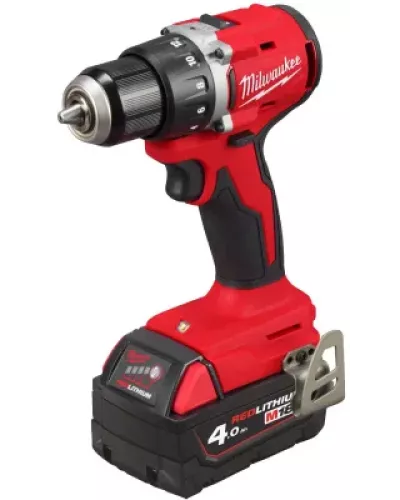 Аккумуляторная дрель-шуруповерт M18 BLDDRC-402C Milwaukee