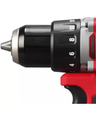 Аккумуляторная дрель-шуруповерт M18 BLDDRC-402C Milwaukee