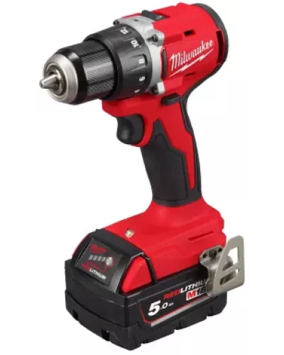 Аккумуляторная дрель-шуруповерт M18 BLDDRC-502C Milwaukee