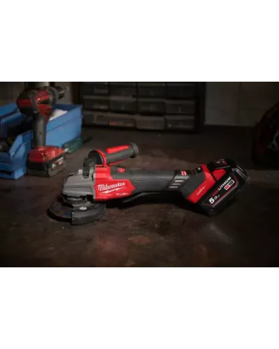 Аккумуляторная шлифмашина угловая M18 FSAGSVO125X-502X FUEL Milwaukee