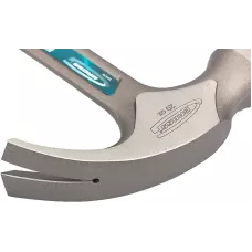 Молоток-гвоздодер GROSS, 570 г, цельнокованый, трехкомпонентная рукоятка 10470