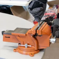 Тиски слесарные, 150 мм, поворотные, с наковальней SPARTA 186275