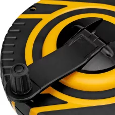 Рулетка геодезическая DENZEL 20 м х 15 мм, закрытый корпус, фиберглассовая лента