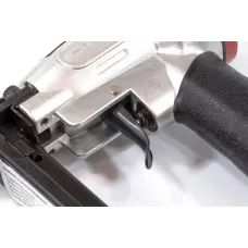 Степлер пневматический для прямоугольных скоб 6-13 мм MATRIX 57415