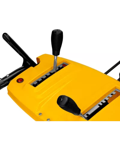 Бензиновая снегоуборочная машина SBM 610S PRO, 212 cc, электростартер, фара, обогрев Denzel