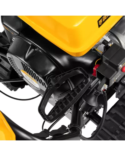 Бензиновая снегоуборочная машина SBL 711DT PRO, 420cc, гусеницы, эл.старт, блок. дифф.// Denzel
