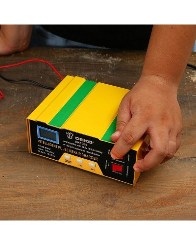 Зарядное устройство DKCC10 DEKO 051-8053