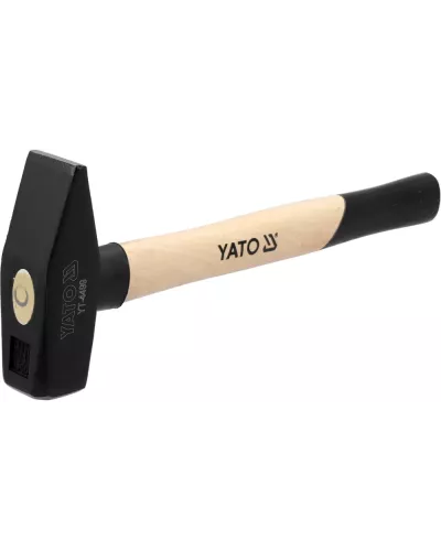 Молоток слесарный с деревянной ручкой 1500гр 