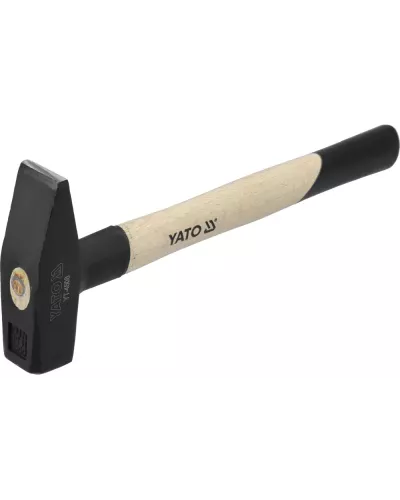 Молоток слесарный с деревянной ручкой 1000гр 